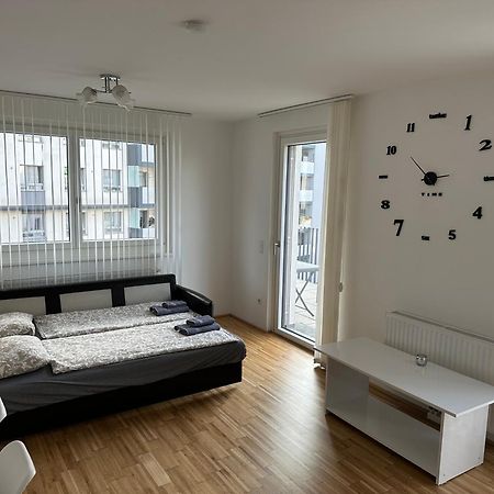 Hauptbahnhof Ferienwohnung Am Park Bécs Kültér fotó