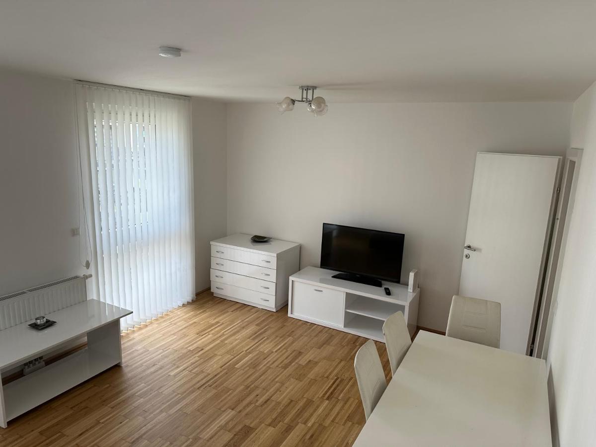 Hauptbahnhof Ferienwohnung Am Park Bécs Kültér fotó