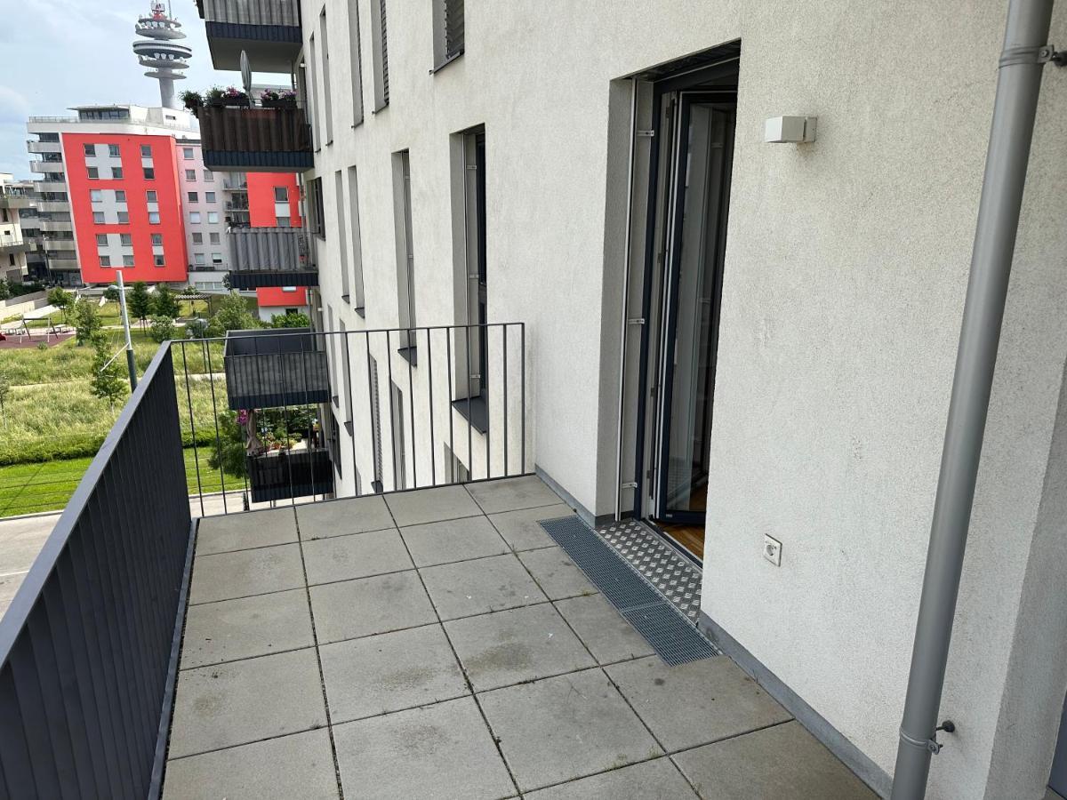 Hauptbahnhof Ferienwohnung Am Park Bécs Kültér fotó