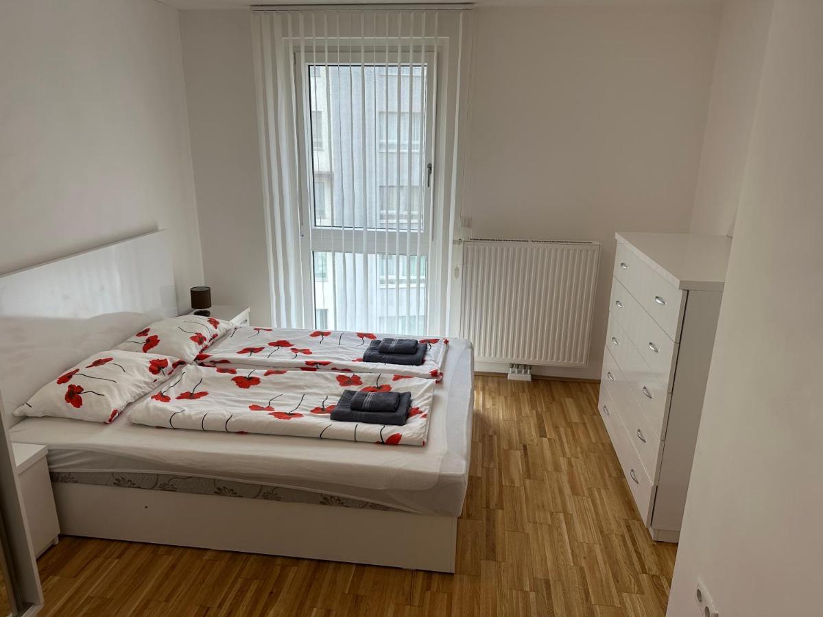 Hauptbahnhof Ferienwohnung Am Park Bécs Kültér fotó