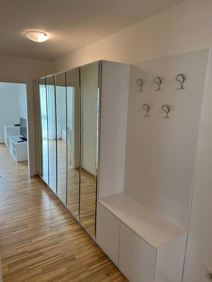 Hauptbahnhof Ferienwohnung Am Park Bécs Kültér fotó